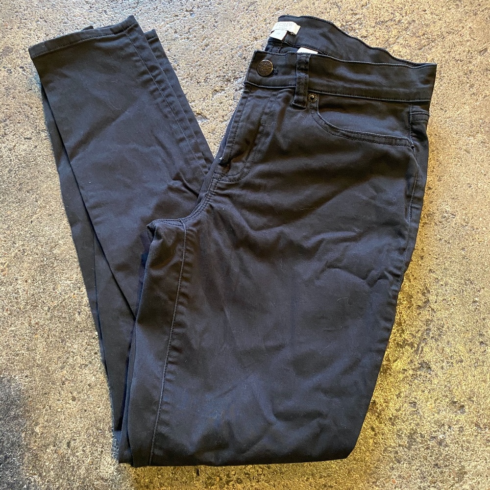 J Crew Stretch Skinny Jeans. Size 25. Approx 8” rise.